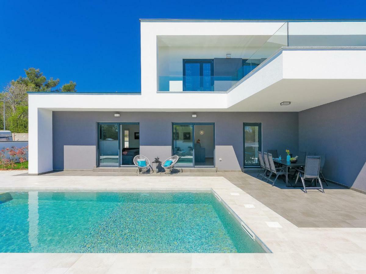 Villa Ella Premantura By Interhome Póla